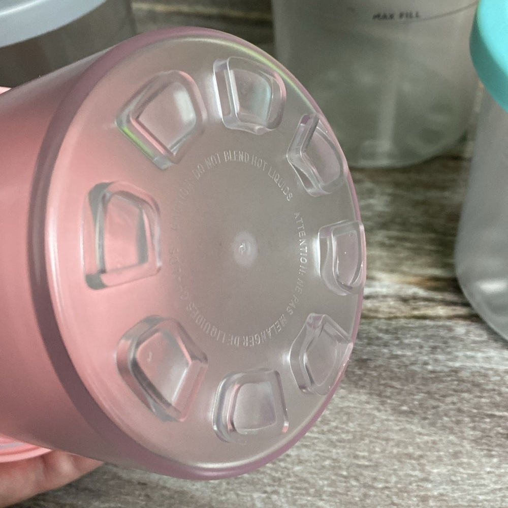 Ice Cream Containers with Multicolor Lids - Picture 4 of 4